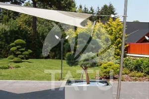 Állítható magasságú és dőlésszögű napvitorla 43